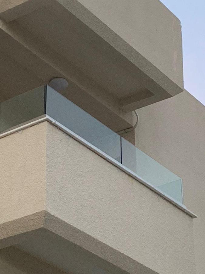 Tony'S Boutique Apartment Larnaca Exterior foto